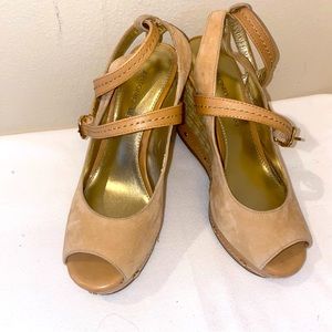 6.5 M Antonio Melani Camel Tan Suede 4inch heel
